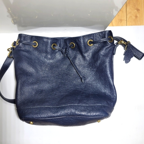 Roots pebbled leather drawstring bucket crossbody bag purse cervino blue medium - Picture 2 of 11